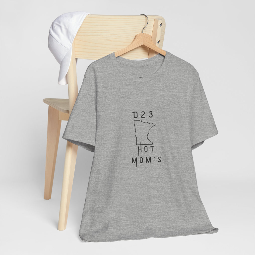 Minnesota Hot Mom's Tee — 2026 Racing Schedule Back Print T‑Shirt