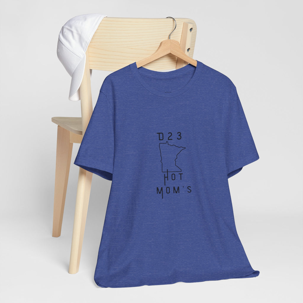 Minnesota Hot Mom's Tee — 2026 Racing Schedule Back Print T‑Shirt