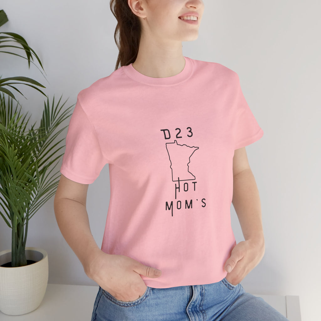 Minnesota Hot Mom's Tee — 2026 Racing Schedule Back Print T‑Shirt