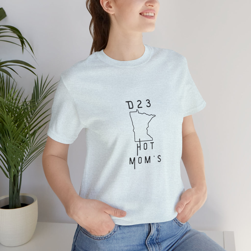 Minnesota Hot Mom's Tee — 2026 Racing Schedule Back Print T‑Shirt