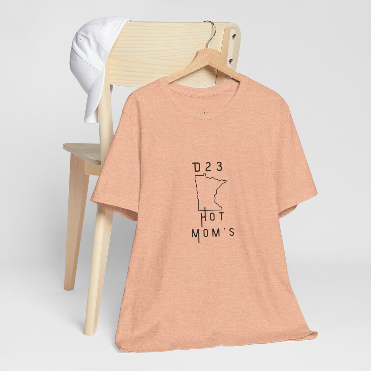 Minnesota Hot Mom's Tee — 2026 Racing Schedule Back Print T‑Shirt