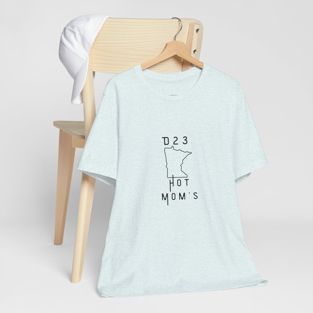 Minnesota Hot Mom's Tee — 2026 Racing Schedule Back Print T‑Shirt