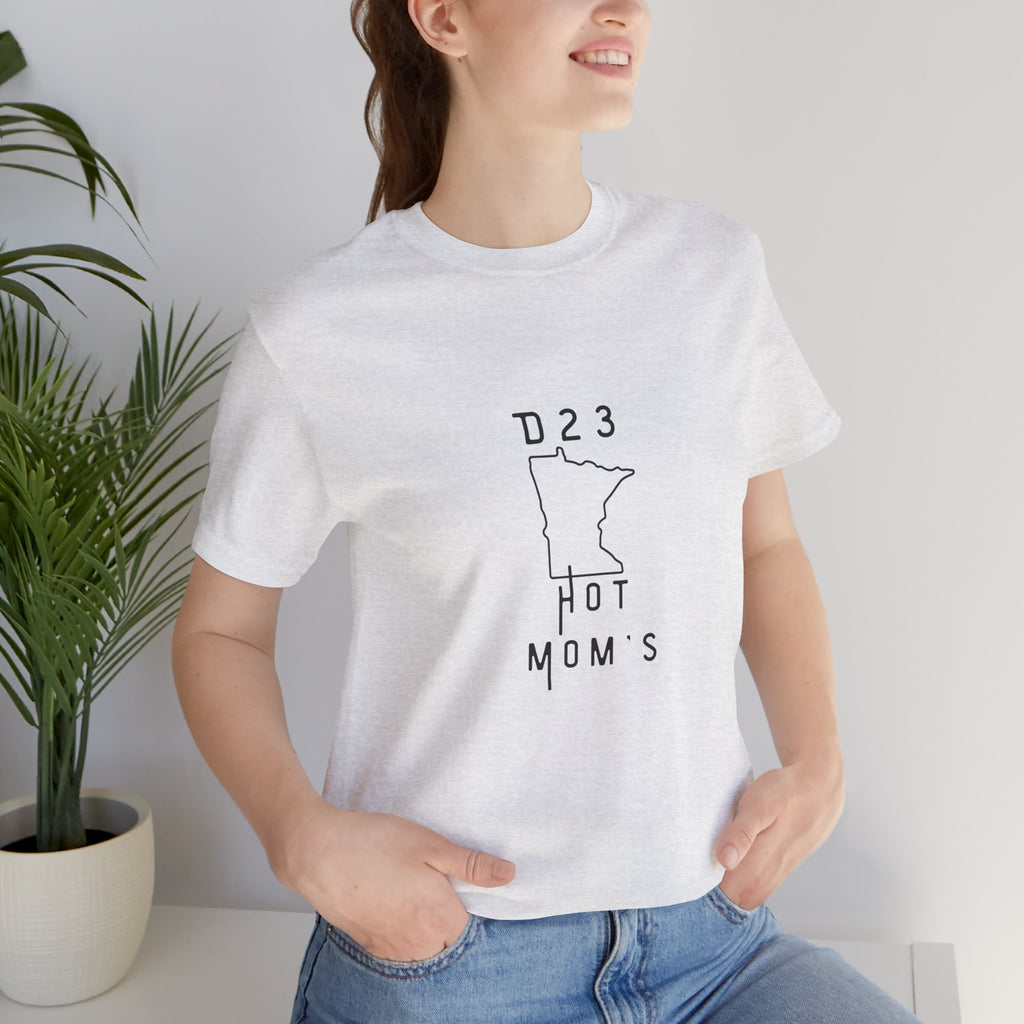 Minnesota Hot Mom's Tee — 2026 Racing Schedule Back Print T‑Shirt