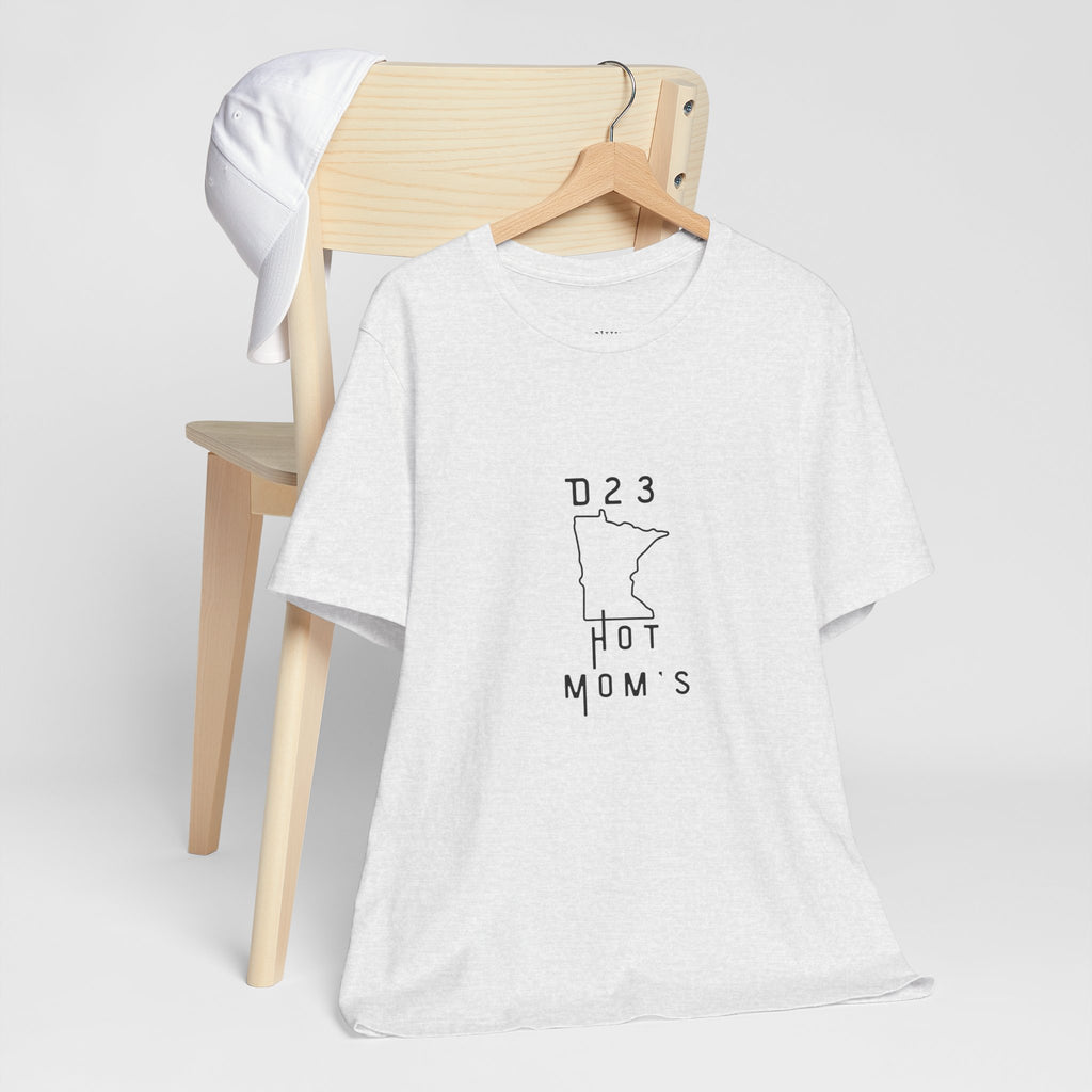 Minnesota Hot Mom's Tee — 2026 Racing Schedule Back Print T‑Shirt