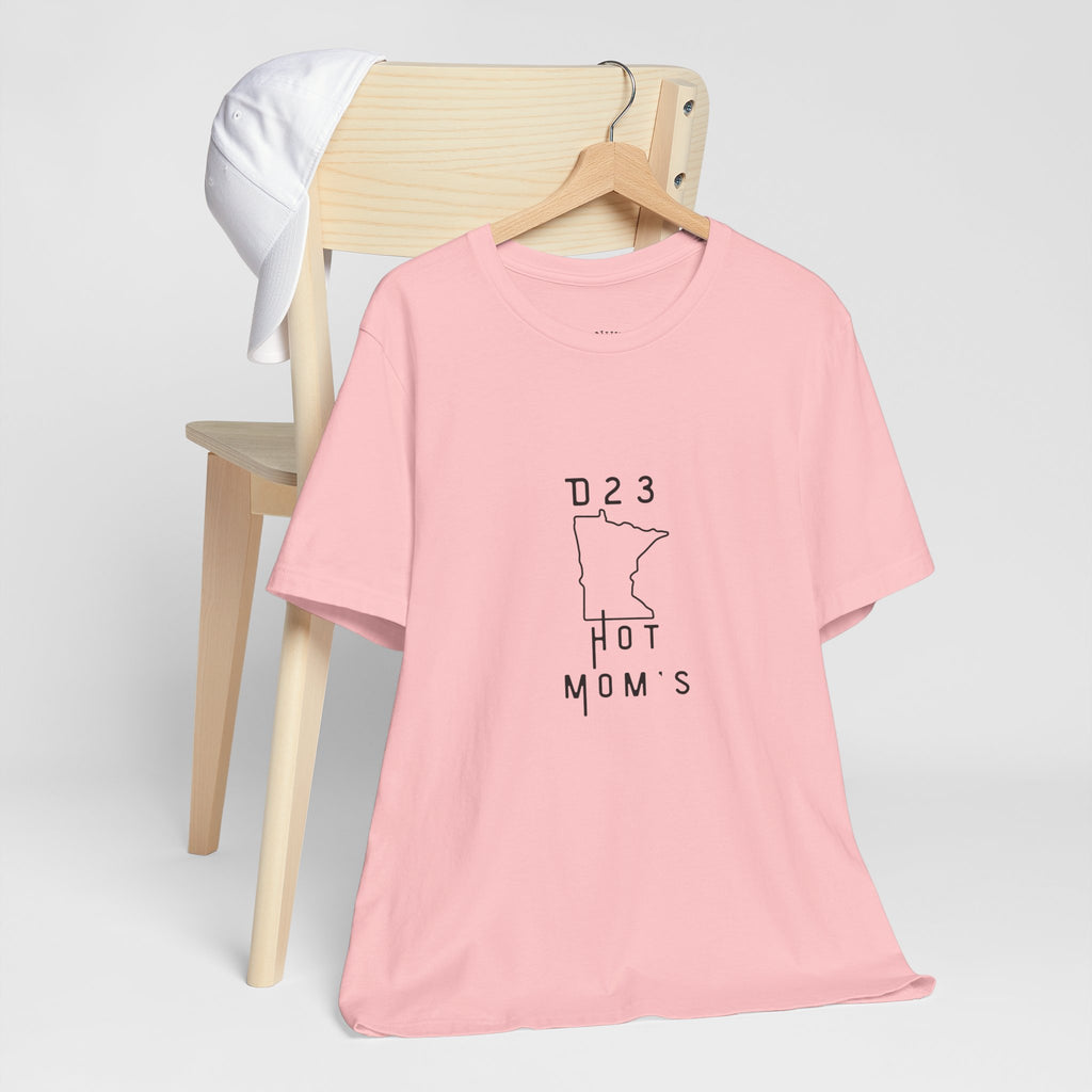Minnesota Hot Mom's Tee — 2026 Racing Schedule Back Print T‑Shirt