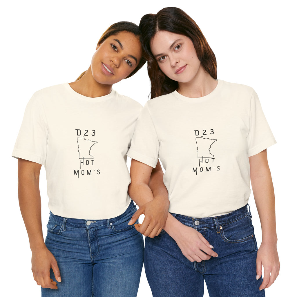 Minnesota Hot Mom's Tee — 2026 Racing Schedule Back Print T‑Shirt